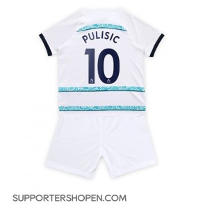 Chelsea Christian Pulisic #10 Bortatröja Barn 2022-23 Kortärmad (+ korta byxor)